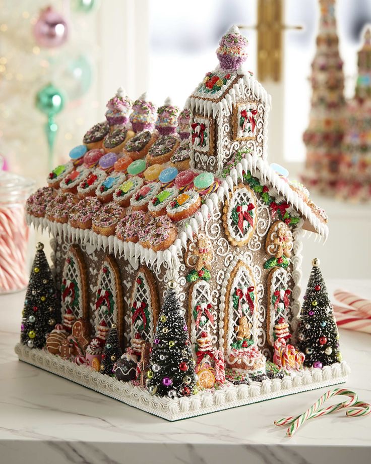 Want to win the best gingerbread house decorating contest this year? Then, take a look at these 25 fabulous gingerbread house designs that'll guarantee compliments!