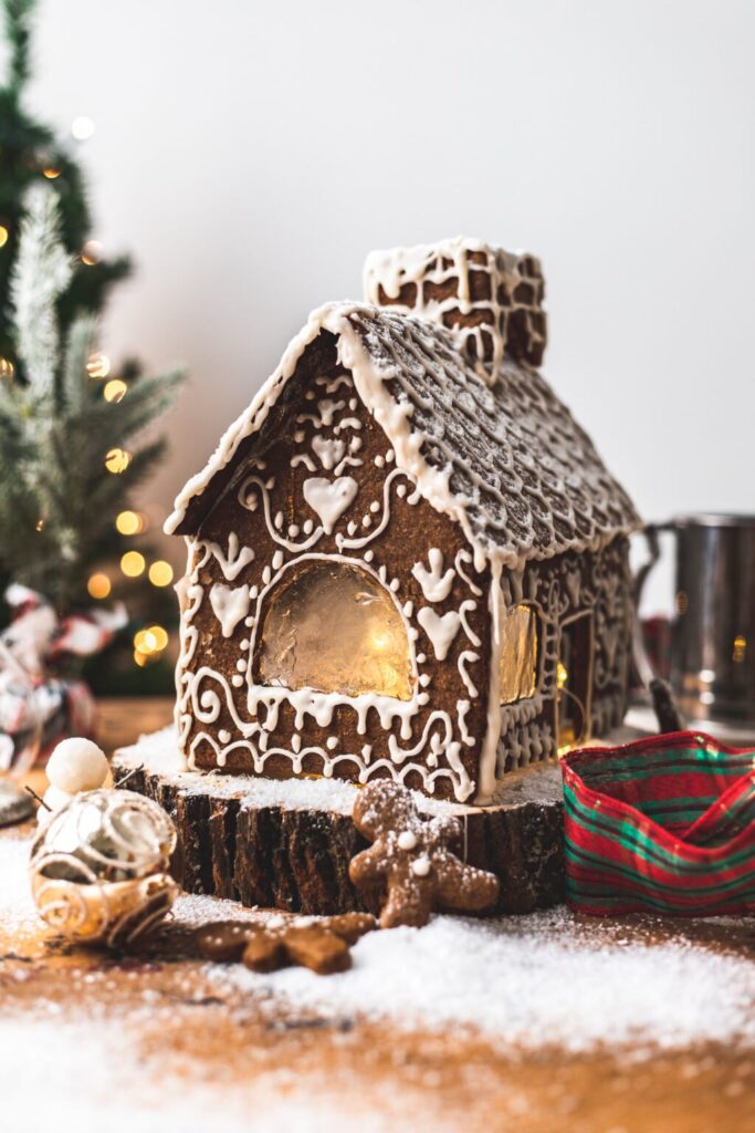 Want to win the best gingerbread house decorating contest this year? Then, take a look at these 25 fabulous gingerbread house designs that'll guarantee compliments!