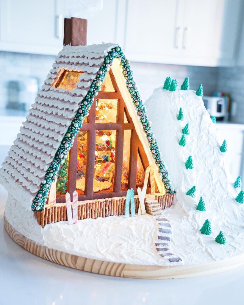 Want to win the best gingerbread house decorating contest this year? Then, take a look at these 25 fabulous gingerbread house designs that'll guarantee compliments!